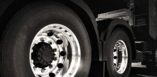Porównanie opon ciężarowych Continental i Michelin: które wybrać? Porównanie opon ciężarowych Continental i Michelin: które wybrać?