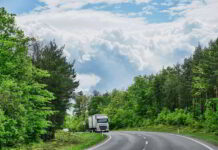 Jakie informacje są potrzebne do zlecenia krajowego transportu towarów? transport-drogowy